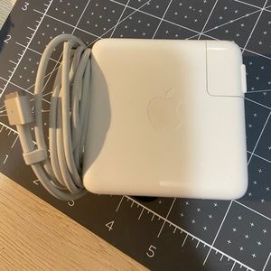 Apple macbook charger 60W like new